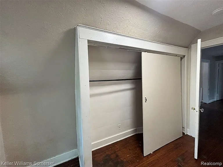 5783 Yorkshire Rd — Photo 7