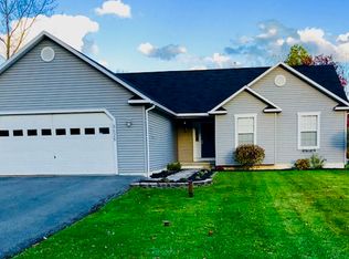 8628 Weaver Rd, Cicero, NY 13039