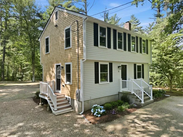 13 Craig St, Carver, MA 02330