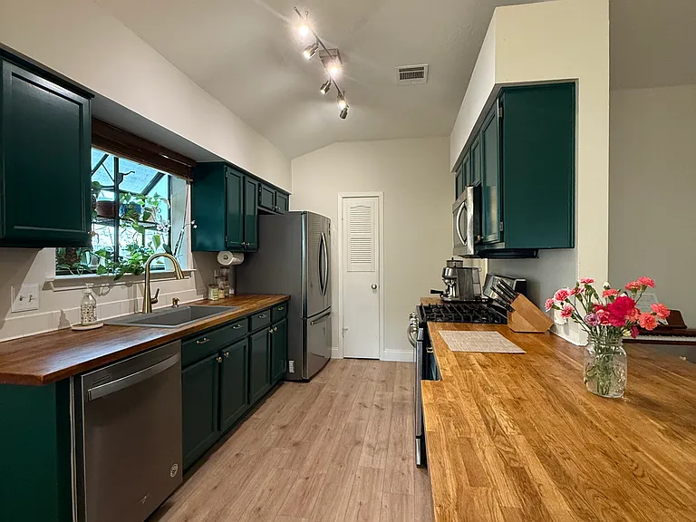 10549 Bilbrook Pl — Photo 2