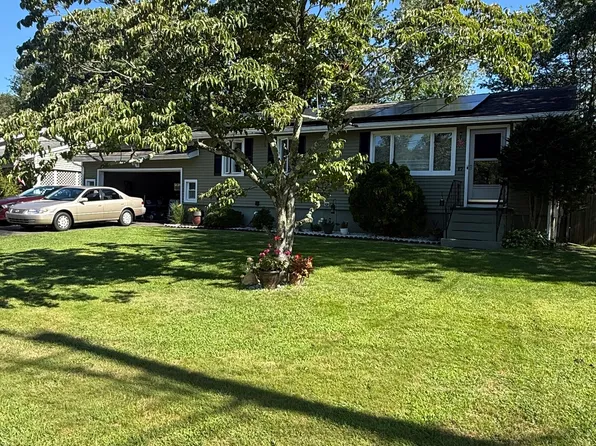 17 Woodhill Lane, West Haven, CT 06516