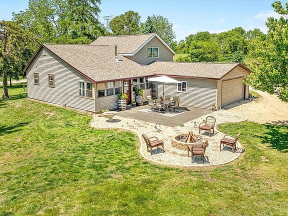 5th image of 8899 McDougall Rd