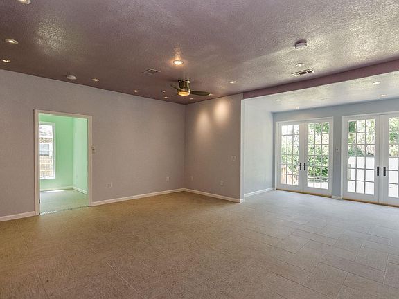 5th image of 2706 E Brainerd St