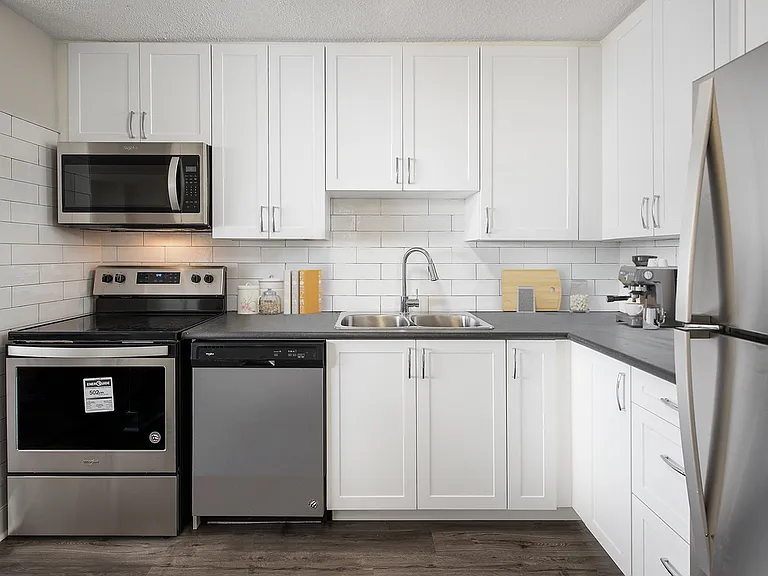 1254 Princess St #21 — Photo 4