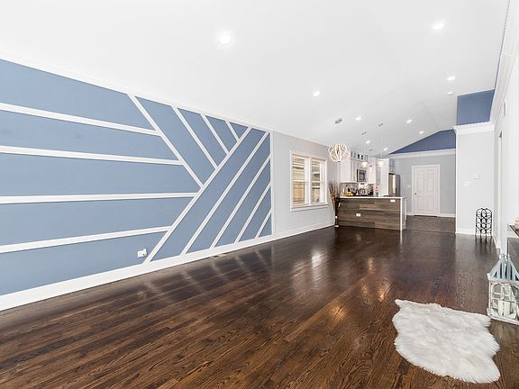 3rd image of 11709 S Artesian Ave