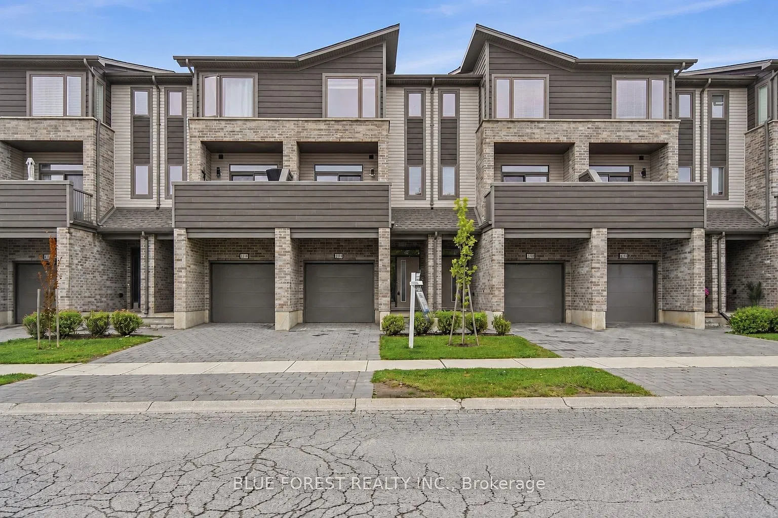4 bed, $2,600 — Photo 2