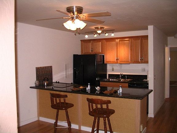 Kitchen area, Island, Ceramic top stove