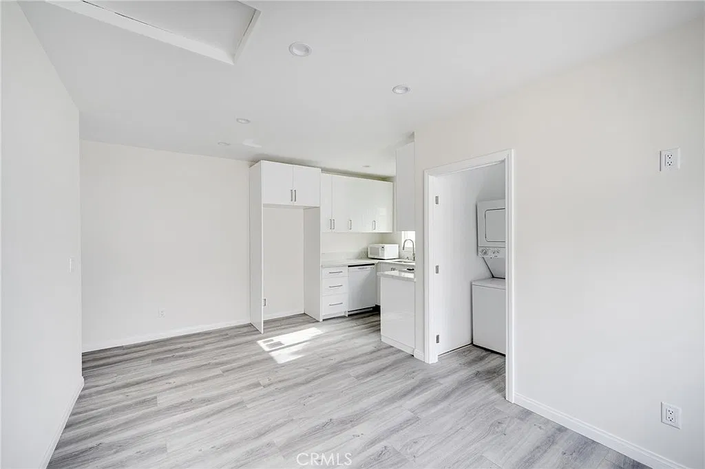 1 bed, 500 sqft, $2,200 — Photo 4