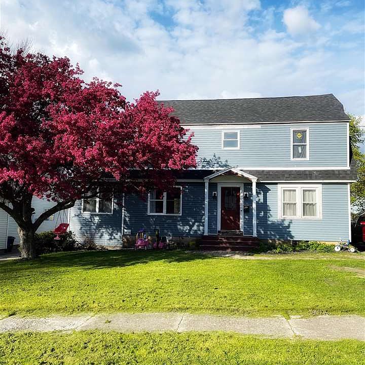 1st image of 9 Hillcrest Ave