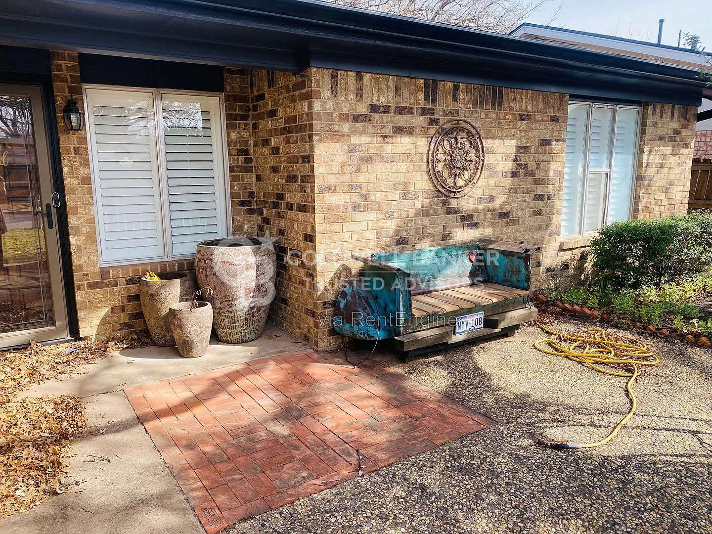 4 bed, 2.0 bath, 2122 sqft, $1,875 — Photo 3