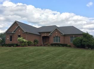 3867 Foxthorn Ct, Milford, MI 48381