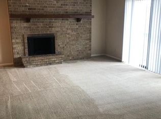 8800 W 102nd Pl APT B, Overland Park, KS 66212