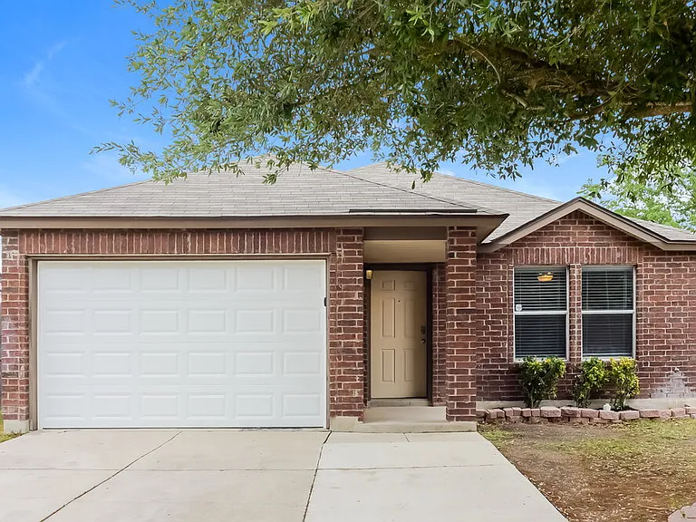 9963 Sunview Pass — Photo 1