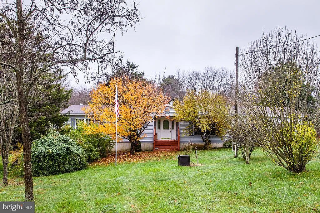 365 Hazel Ln photo 1