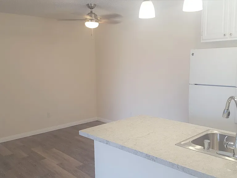 Wexford Manor Apartments — Photo 16