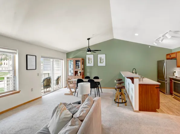 2834 Pleasant View Rd Unit 201, Middleton, WI 53562