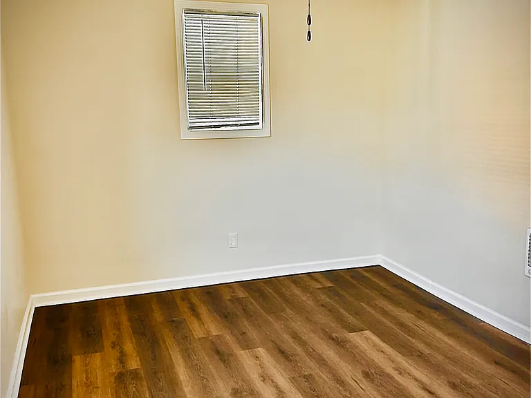 110 W Willow Dr #C — Photo 5