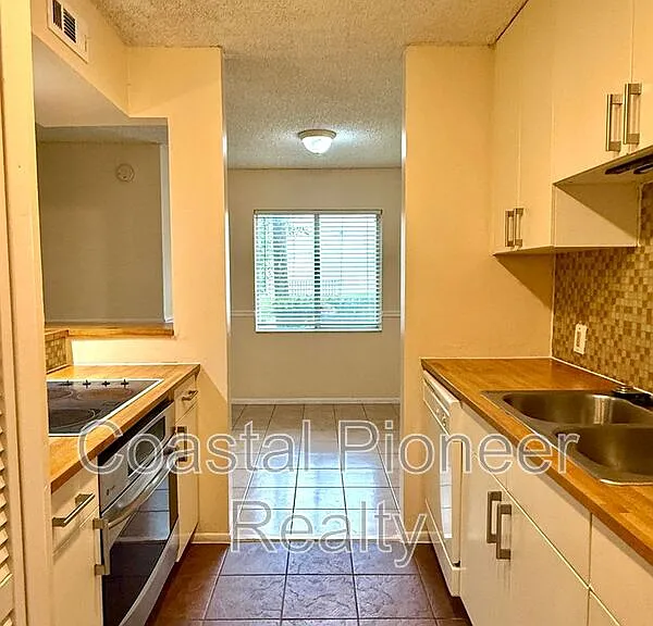 5502 Pokeweed Ct #B — Photo 3