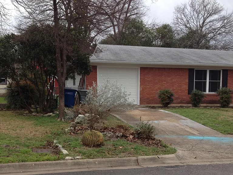 Driveway/garage