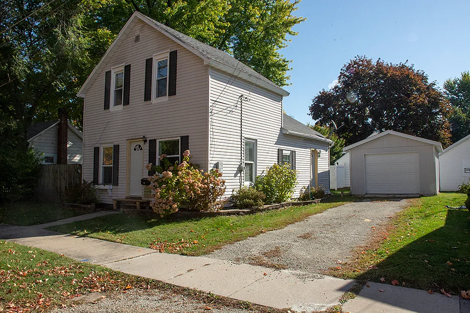 502 S Madison St photo 1