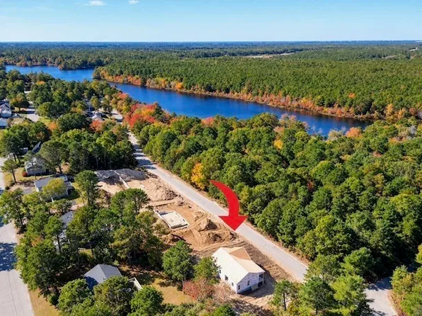 39 Blissful Ln, East Wareham, MA 02538