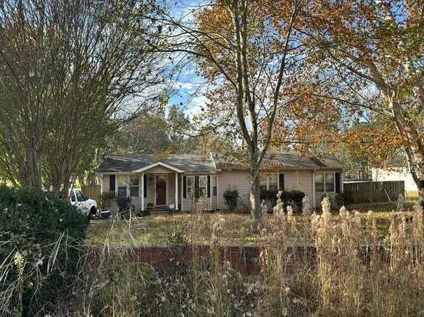 18 Lower Dry Creek Rd, Laceys Spring, AL 35754