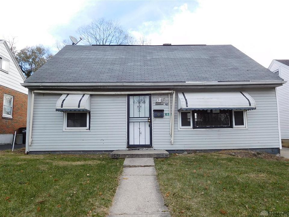 1st image of 1940 Victoria Ave