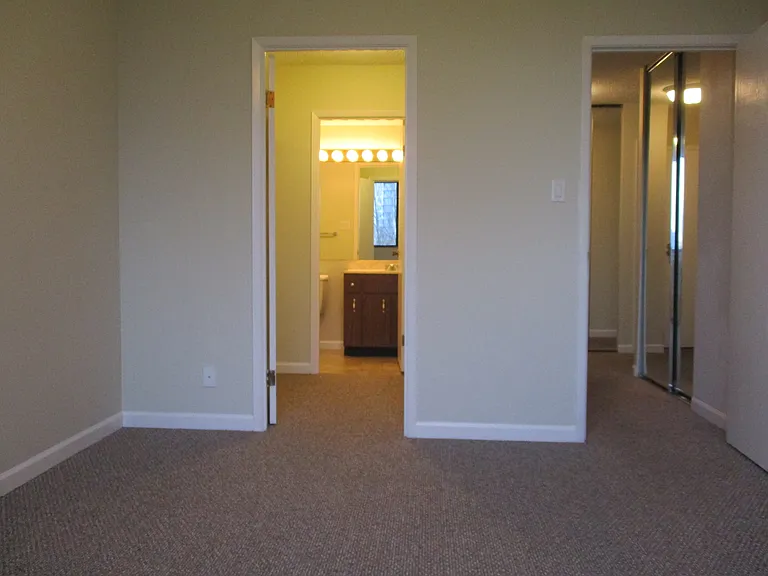 4266 Grange St — Photo 49