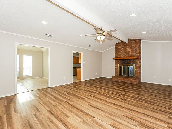 4th image of 806 Cherlynne Dr