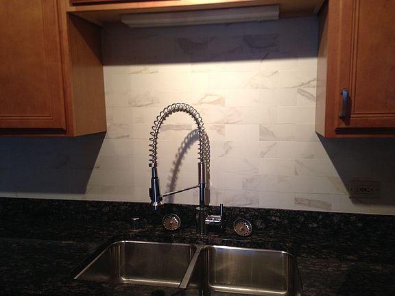 3rd image of 1250 N La Salle Dr APT 1604