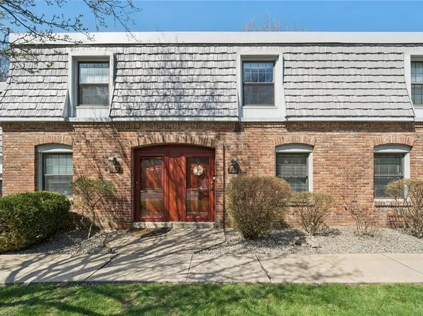 520 Carriage Cir, Pittsburgh, PA 15205