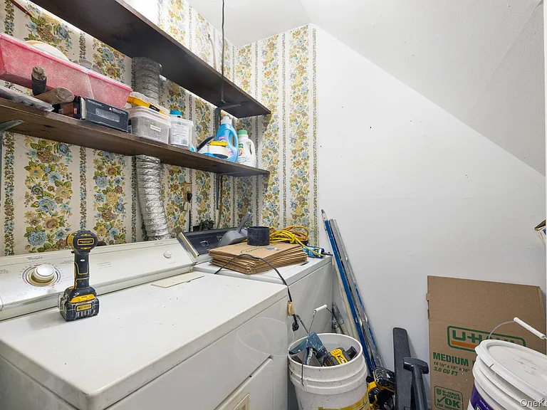 78 Roosevelt Dr — Photo 24