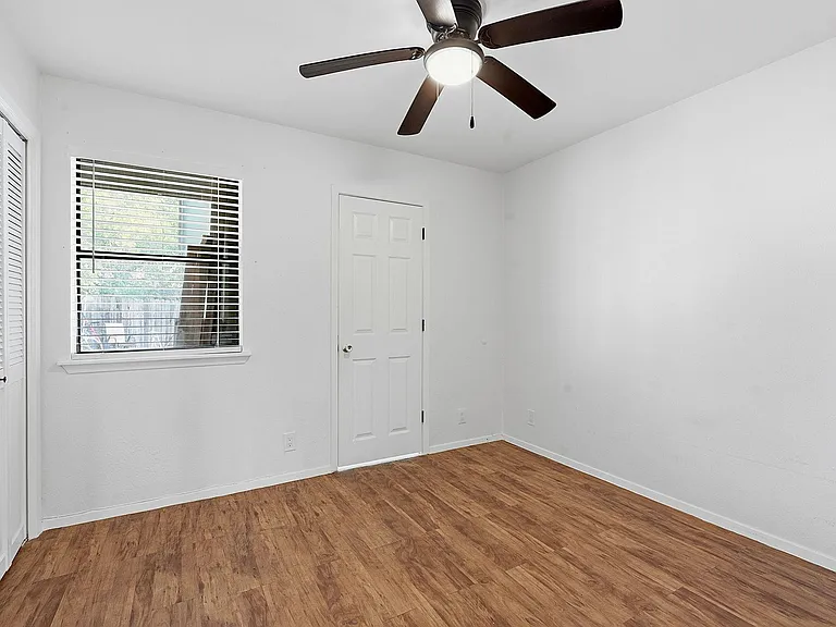 2106 Lamplight Village Cir #A — Photo 18