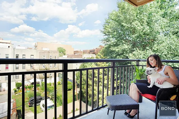 Sold by Bond New York | media 21