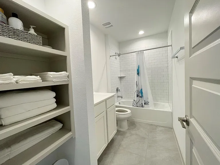 3902 Itzle Island Ct — Photo 37