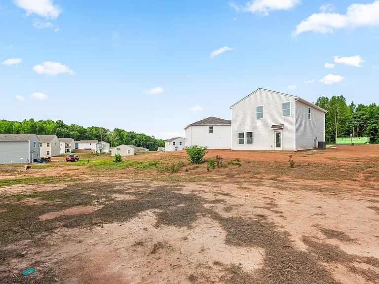 140 Lillian Ln — Photo 26