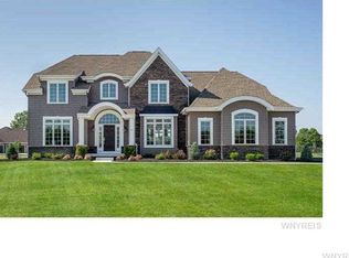 14 Evergreen Trl, Orchard Park, NY 14127