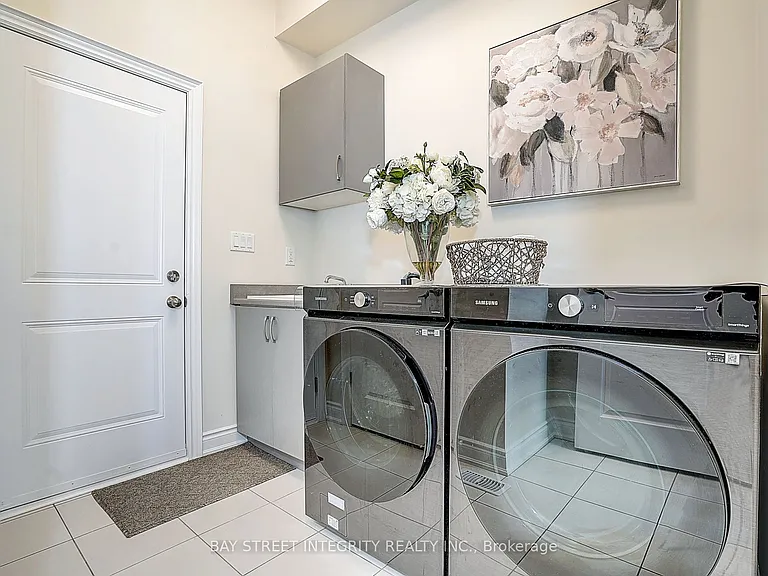 38 Settlers Rd E — Photo 46