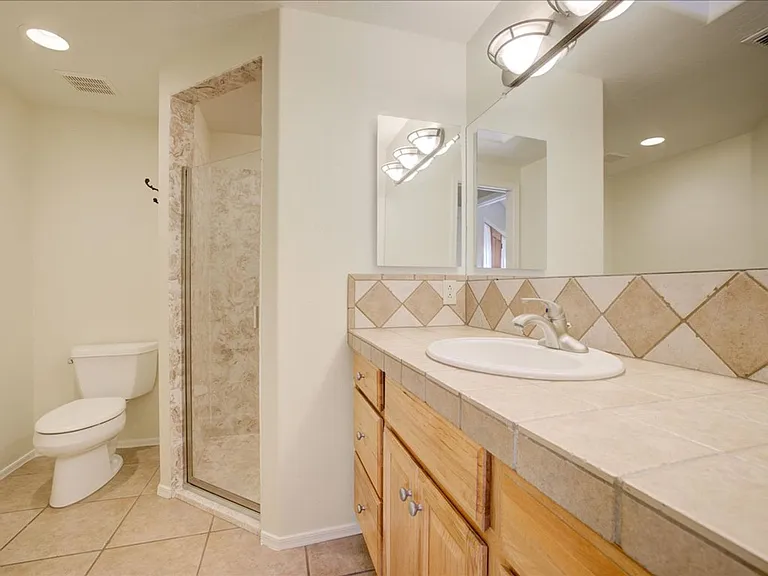 4750 N Bonanza Ave — Photo 36