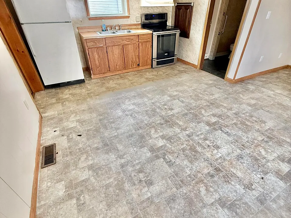 134 W Main St #102