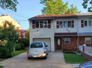 24918 148th Ave, Rosedale, NY 11422