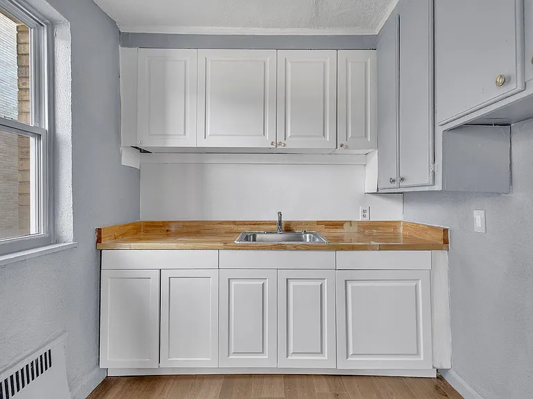 17701 Manderson — Photo 4