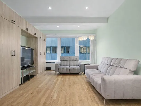 90 William St APT 8C, New York, NY 10038