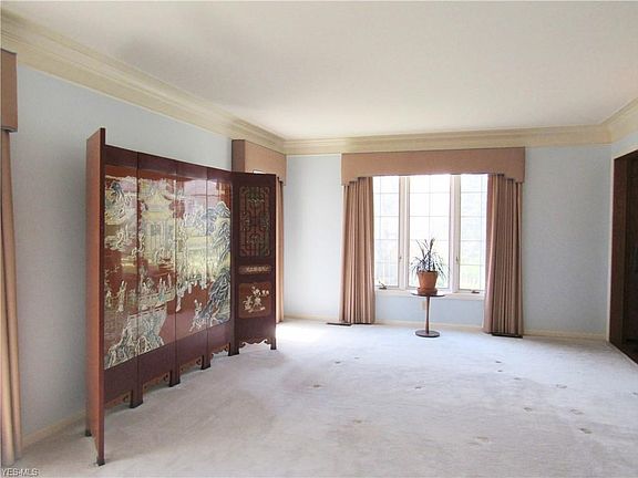 3rd image of 411 Lake Of The Woods Blvd