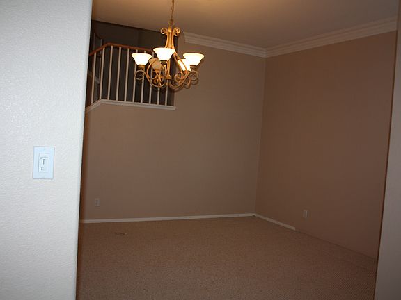 3rd image of 917 Bear Mountain Ave