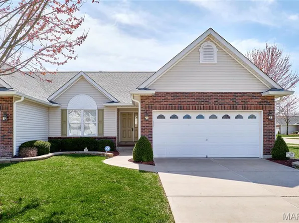 200 Park Ridge Dr Unit 64B, O'Fallon, MO 63366