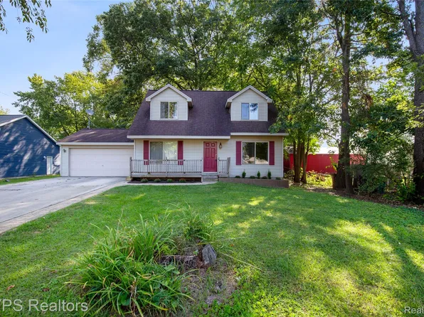 4636 Jerome Rd, Clarkston, MI 48346