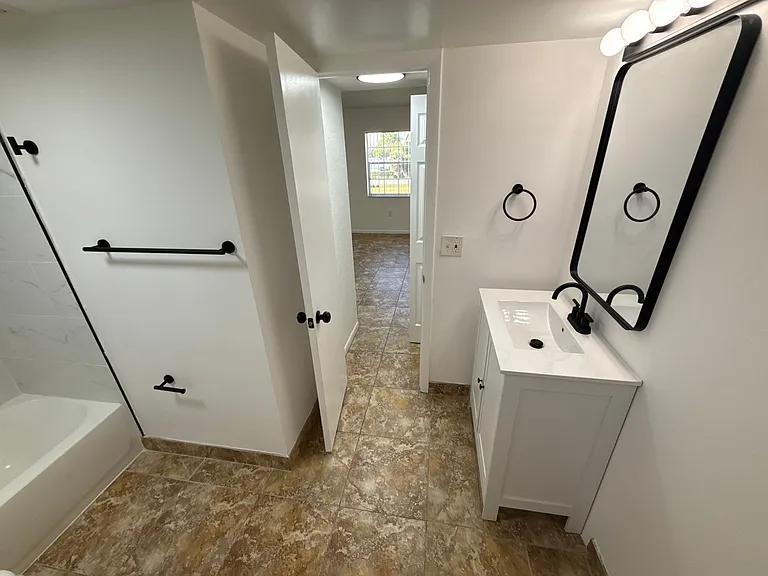 2851 N Oakland Forest Dr #307 — Photo 20