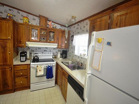 3rd image of 52 Periwinkle Dr #52