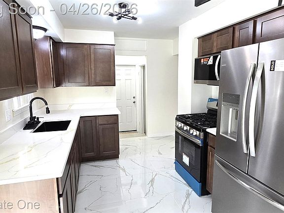 4th image of 342 Melvin St